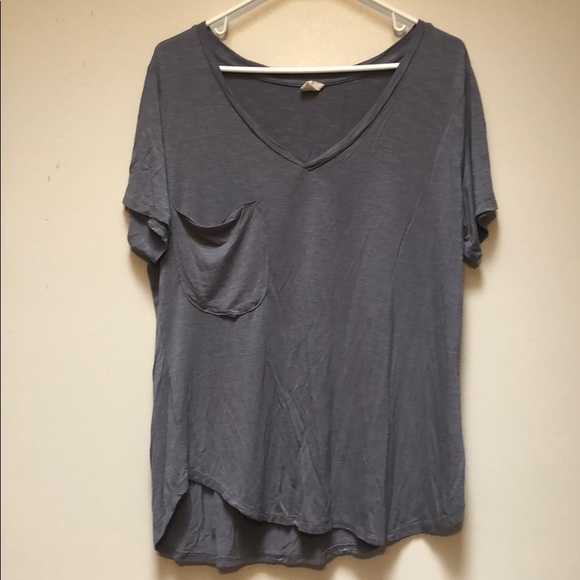 Mote Tops - Grey v-neck tee w/ pocket